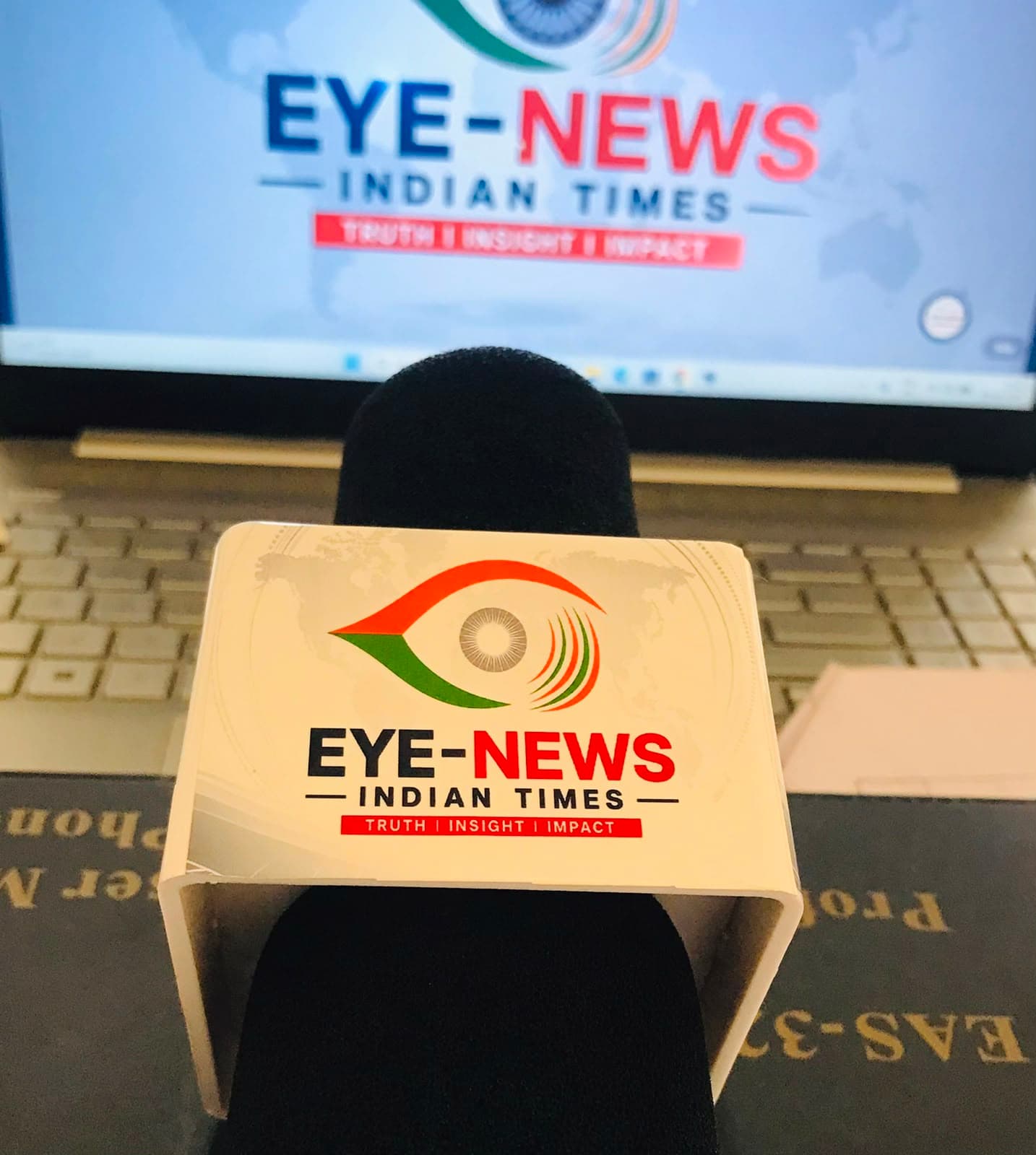 EYE-NEWS INDIAN TIMES branded press mic flag on set